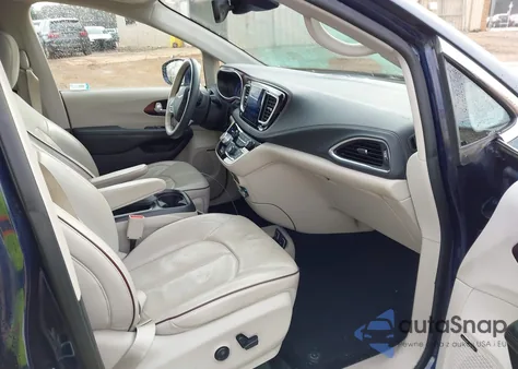 2017 Chrysler Pacifica Limited from USA, damaged, VIN 2C4RC1GG2HR551023